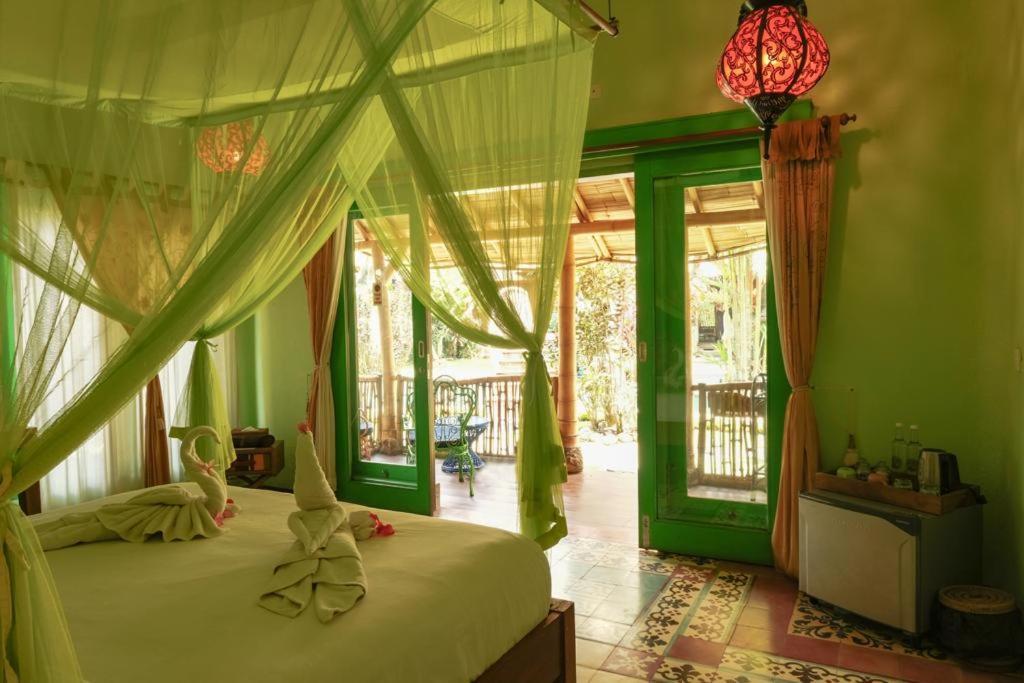 Отель Bali Bohemia Huts Убуд Экстерьер фото