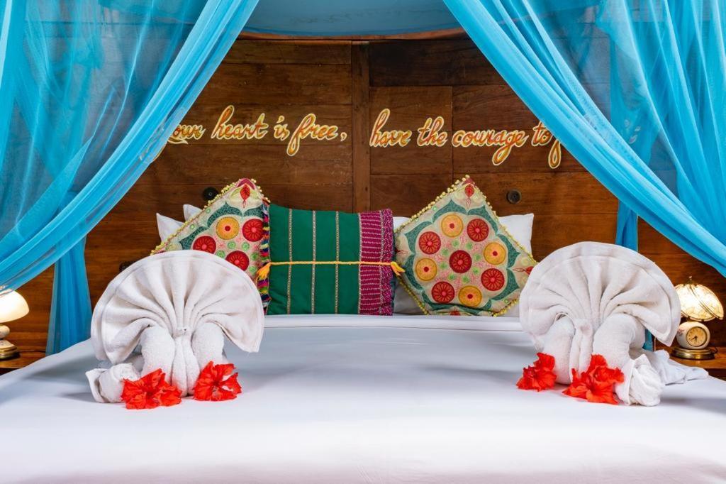 Отель Bali Bohemia Huts Убуд Экстерьер фото